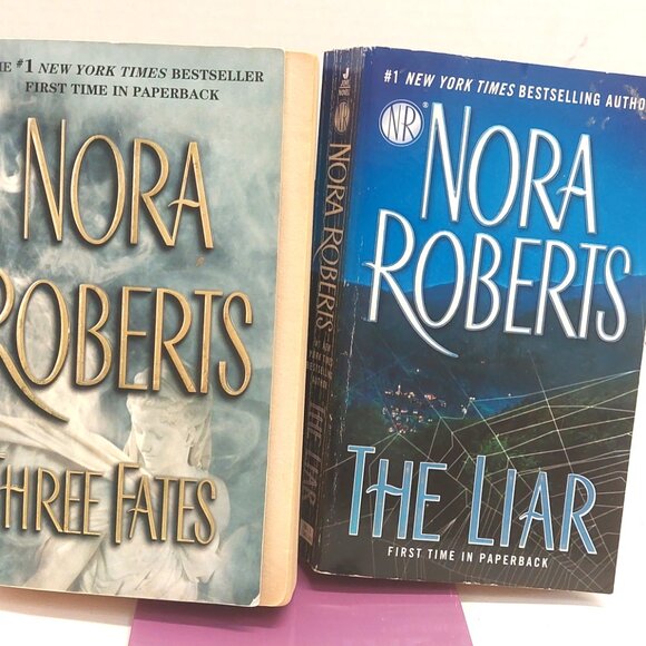 Lot of 4 Nora Roberts Paperback Books - Picture 5 of 6